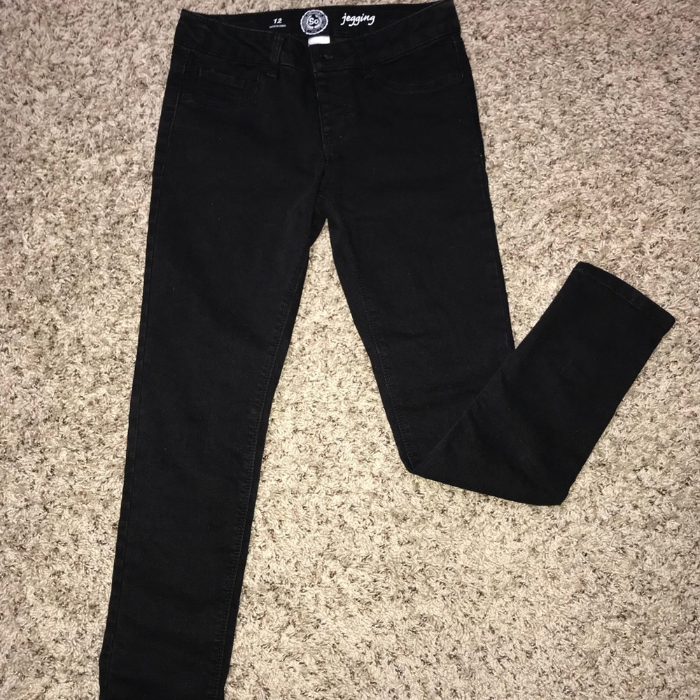 Girls size 12 black skinny jeans (run small)